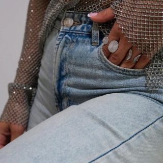 ✨ RING PARTY✨
.
Of je nu op zoek bent naar een tijdloos stuk om je dagelijkse look te upgraden of een opvallend juweel om een speciale gelegenheid te vieren, wij hebben de perfecte ring voor elke vrouw…💍💍
Prijs van deze ‘Masté’ ringen: €35! 🔥
Verwen jezelf of verras een geliefde met een geschenk dat blijvende vreugde brengt. 😊
.
#valentijntips #cadeauvoorhaar #ringparty #juwelen #shoplokaal