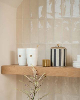 ✨ ALL NEW✨
.
Het eerste deel van de nieuwe collectie van Zusss is er, en wat voor eentje! 🤩
Exact waar ze zo bekend voor zijn: Stoer, lief en betaalbaar! 💛
In onze winkel vind je veel persoonlijke, kleine en fijne attenties. Op zoek naar een geschenkje waarmee je iemand echt iets wil zeggen? Dan ben je bij ons aan het juiste adres! Kom gerust langs, we helpen je graag zoeken. 
✨ maandag en vrijdag : 10 – 12 u
✨ zaterdag : 14 – 16 u
Woon je wat verder weg? Ook geen probleem: you shop, we ship 😉🙃
.
#allnew #nieuwecollectie #welkomindadizele #shoponline