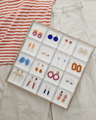 New candy in store! ✨
.
De nieuwste Studio nok nok collectie is er! 16 nieuwe blikvangers die de winter snel doen verdwijnen.💙🧡
De oorbellen passen perfect bij de lentetrends die nu in de modewinkels te vinden zijn en zijn dus super easy om te combineren.
Je shopt ze online op onze webshop en in de winkel!
.
#nieuwecollectie #studionoknok #morninglory